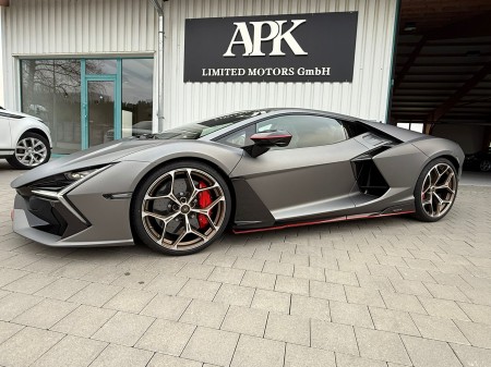 Lamborghini Revuelto